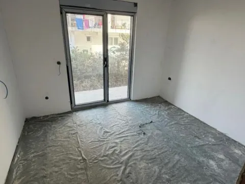 Prodaja, jednosoban stan, 47m², Centar, Bar - image 1