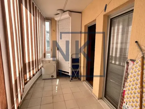 Izdavanje, trosoban stan, 120m², Pobrežje, Podgorica - image 17