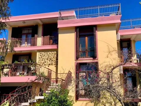 Sale, house, 300m², Šušanj, Bar - image 1