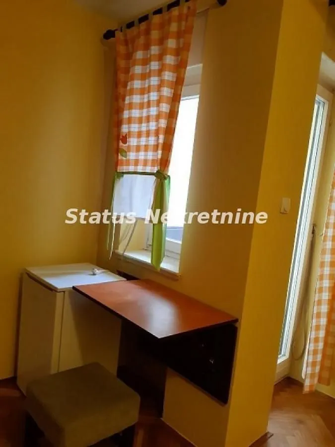 Izdavanje, garsonjera, 22m², Rotkvarija, Novi Sad Sve Podlokacije