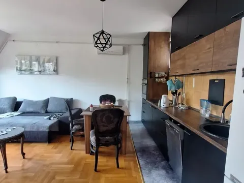 Izdavanje, trosoban stan, 78m², Crveni Krst, Beograd - image 2