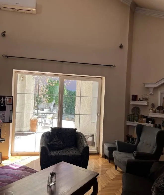 Rent, house, 264m², Šumice, Beograd