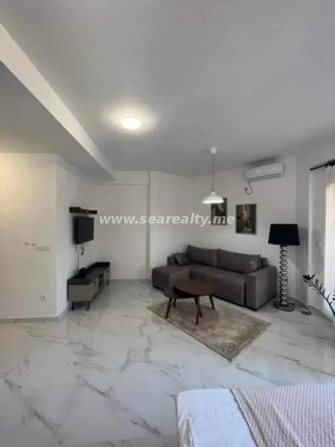 Rent, one bedroom apartment, 43m², Budva, Crna Gora