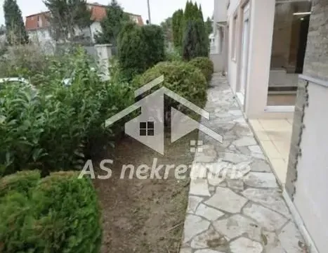 Izdavanje, trosoban stan, 90m², Savski Venac, Beograd - image 25