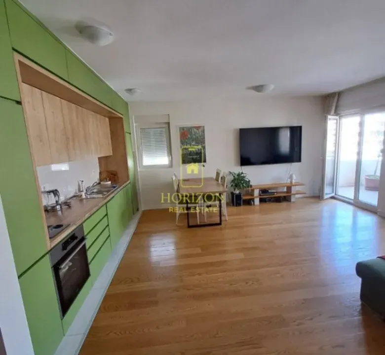 Rent, three bedroom apartment, 105m², Central Point, Podgorica