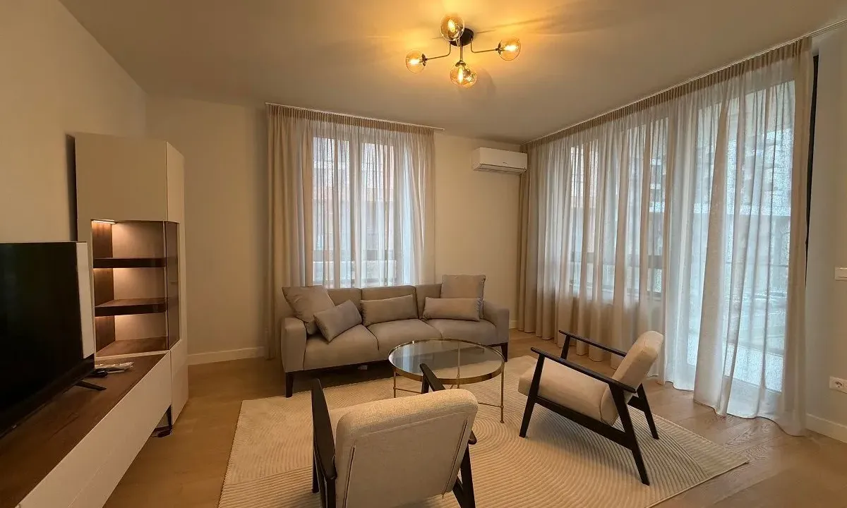 Izdavanje, trosoban stan, 82m², Beograd Na Vodi, Beograd