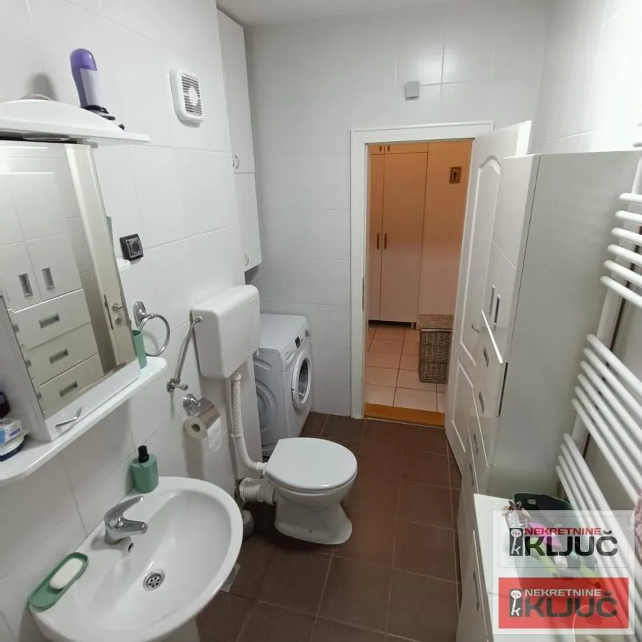 Prodaja, trosoban stan, 90m², Nova Detelinara, Novi Sad Sve Podlokacije