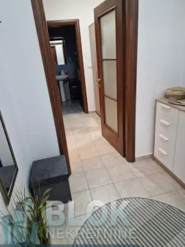 Izdavanje, dvosoban stan, 66m², Tuški Put, Podgorica - image 4