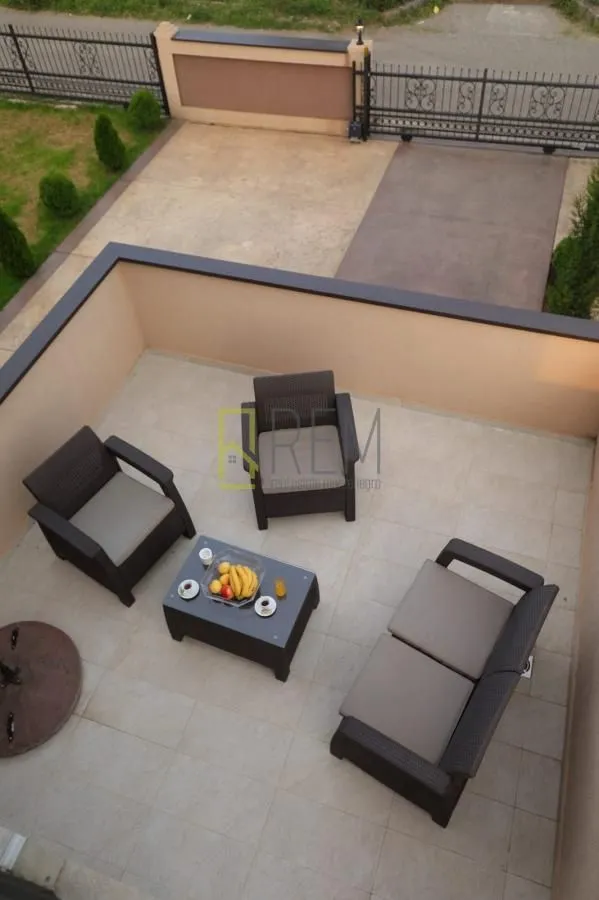 Rent, house, 250m², Tološi, Podgorica
