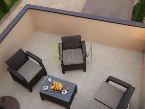 Izdavanje, kuća, 250m², Tološi, Podgorica - image 4