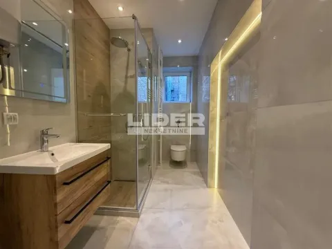 Sale, two bedroom apartment, 60m², Stari Grad, Beograd - image 12