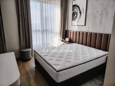 Izdavanje, trosoban stan, 82m², Savski Venac, Beograd - image 11