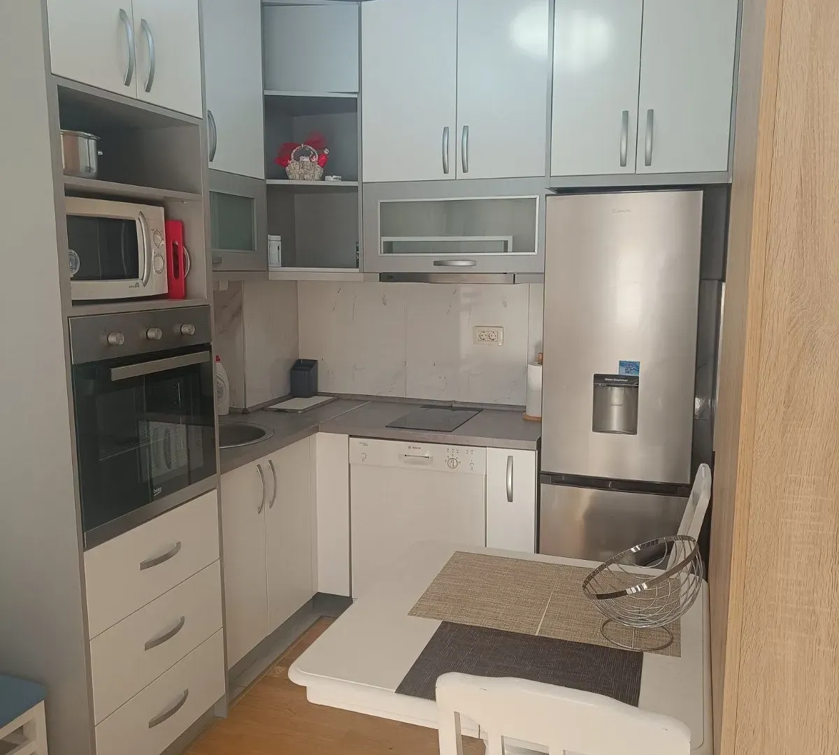 Izdavanje, jednosoban stan, 36m², Lazi, Budva