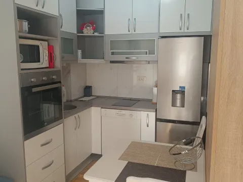 Izdavanje, jednosoban stan, 36m², Lazi, Budva - image 10
