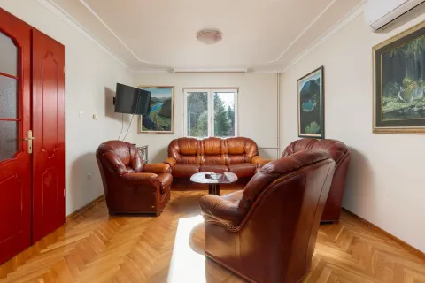 Prodaja, kuća, 200m², Žabljak, Crna Gora - image 2