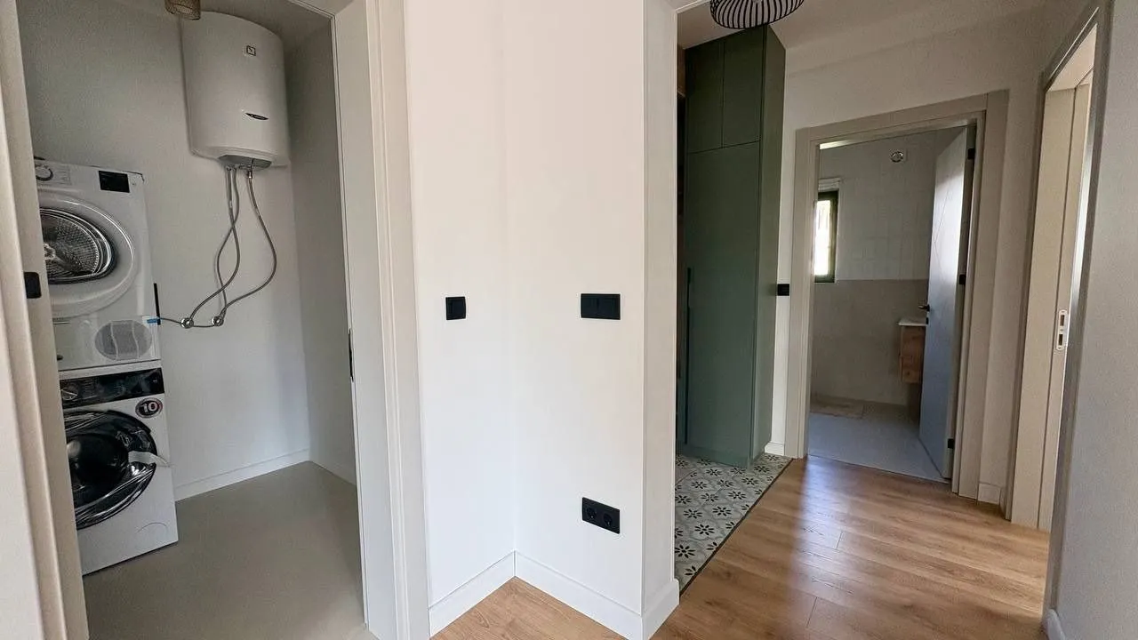 Izdavanje, dvosoban stan, 100m², Donja Lastva, Tivat