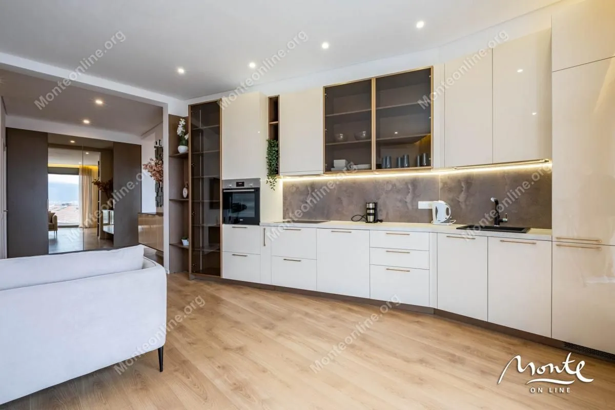 Prodaja, dvosoban stan, 76m², Tivat, Crna Gora