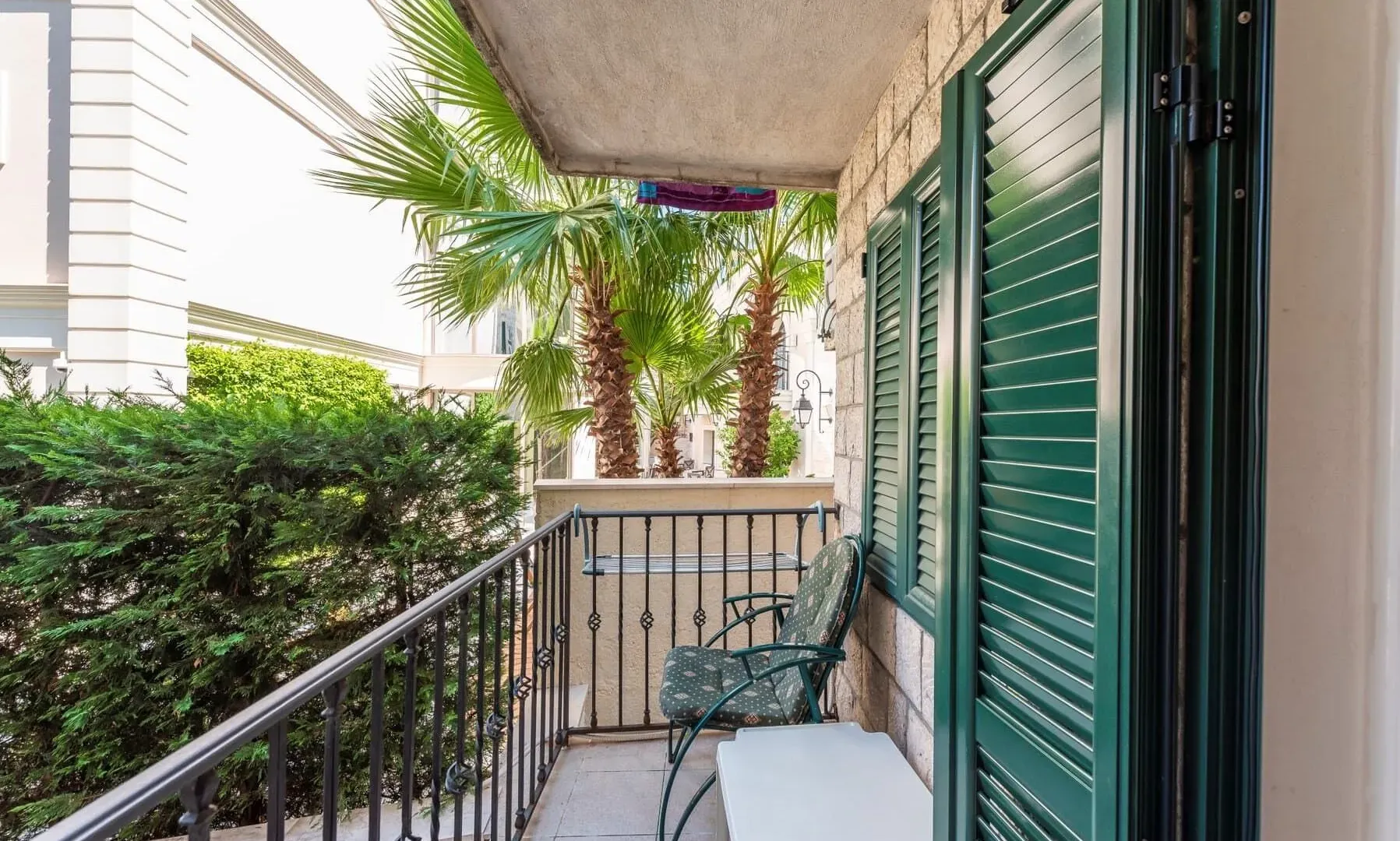 Sale, house, 400m², Dobrota, Kotor