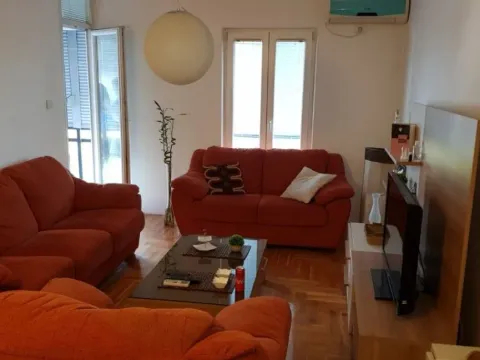 Izdavanje, jednosoban stan, 42m², Kod Big Fashion-a, Podgorica - image 4