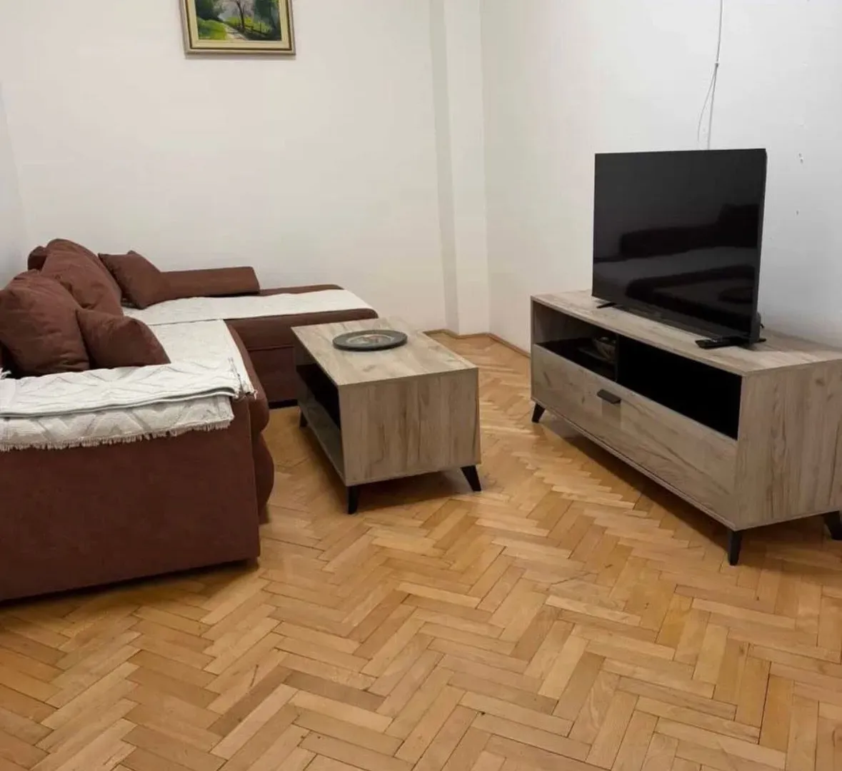 Izdavanje, jednosoban stan, 45m², Drač, Podgorica