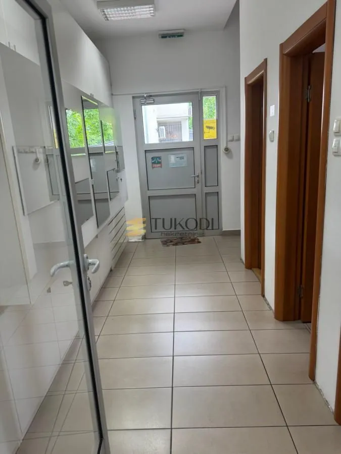 Rent, office space, 780m², Novo naselje, Novi Sad