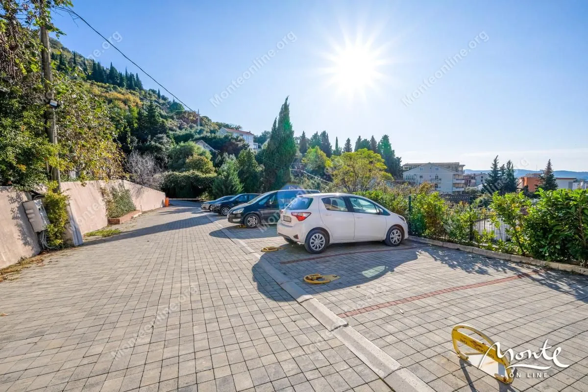 Prodaja, dvosoban stan, 66m², Tivat, Crna Gora