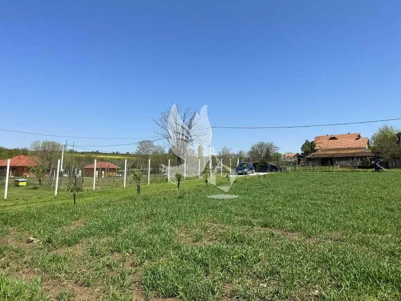 Prodaja, kuća, 226m², Centar, Topola