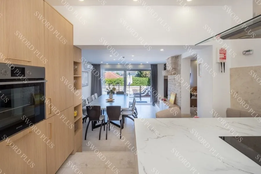 Prodaja, kuća, 240m², Centar, Kotor