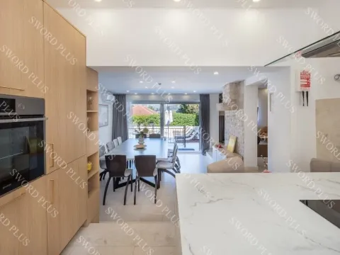 Sale, house, 240m², Centar, Kotor - image 6