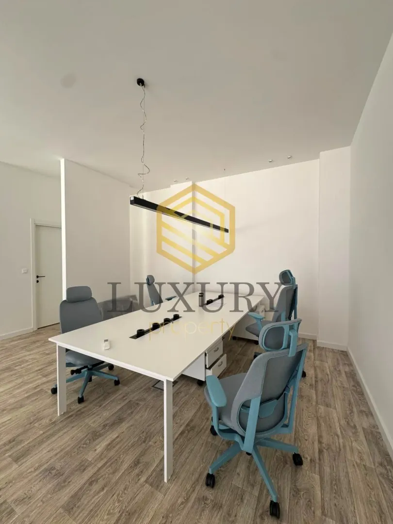 Rent, office space, 140m², Master Kvart, Podgorica