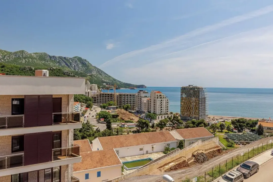 Rent, studio apartment, 35m², Bečići, Budva