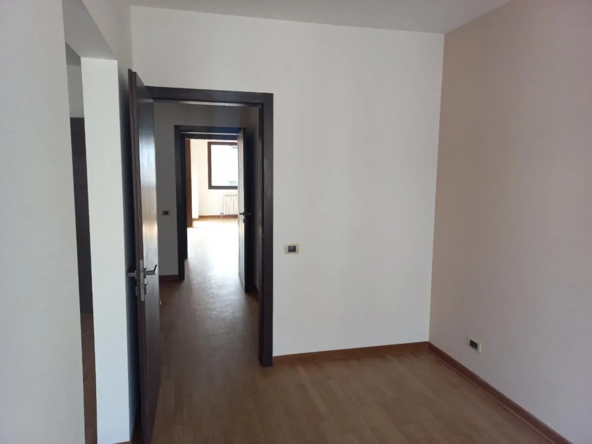 Izdavanje, trosoban stan, 91m², Kalenić Pijaca, Vračar Sve Podlokacije