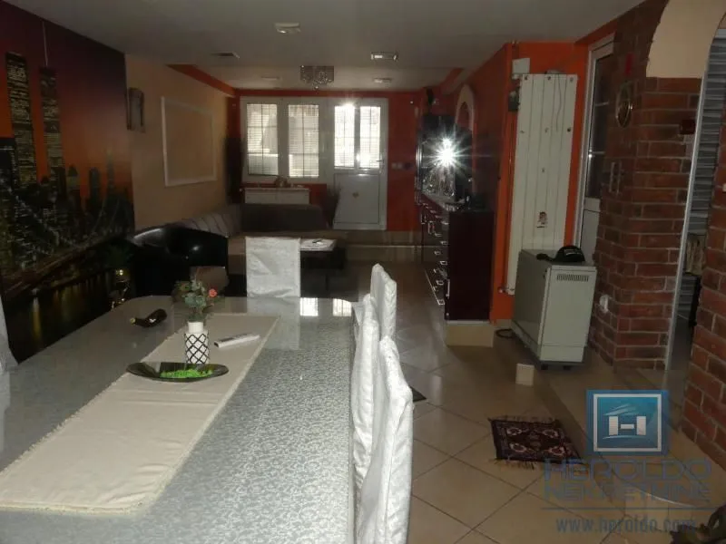 Prodaja, kuća, 380m², Pivara, Jagodina