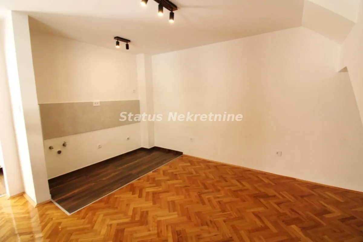 Prodaja, garsonjera, 24m², Centar, Novi Sad