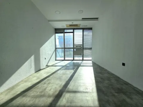 Izdavanje, poslovni prostor, 450m², Preko Morače, Podgorica - image 6