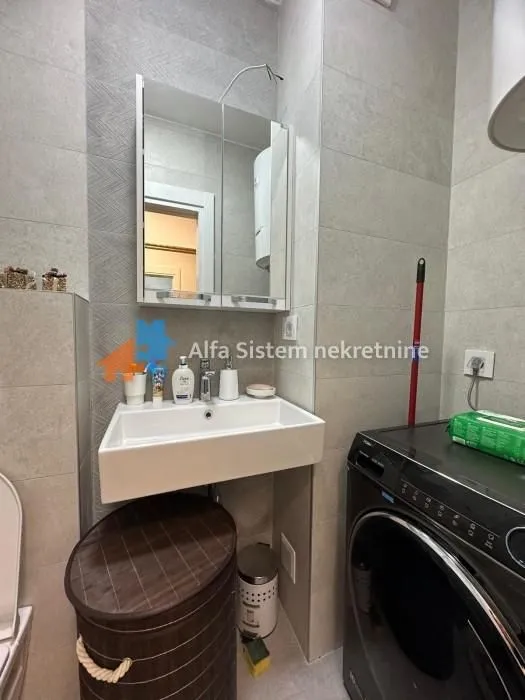 Izdavanje, trosoban stan, 90m², Čubura, Beograd