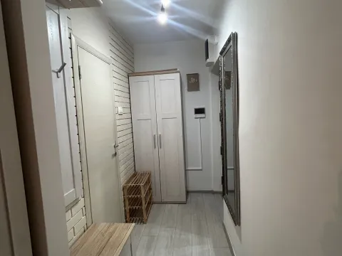 Izdavanje, jednosoban stan, 40m², Blok 5, Podgorica - image 3