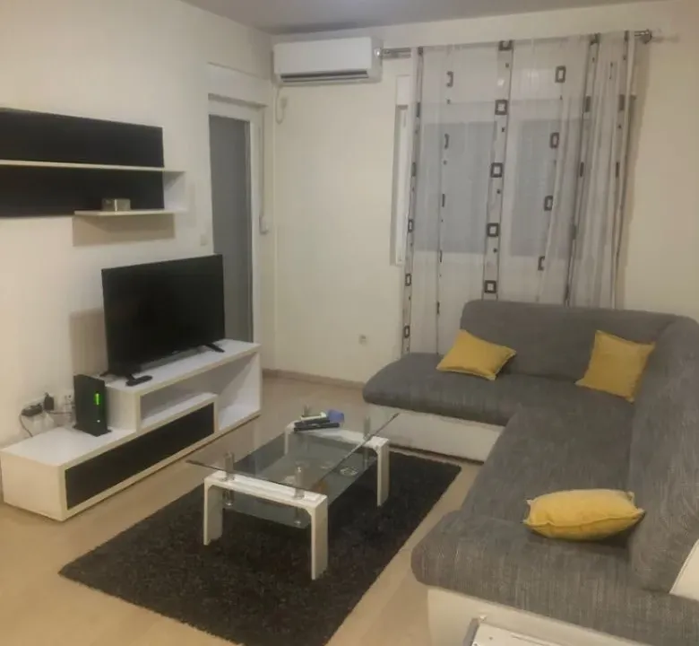 Izdavanje, jednosoban stan, 49m², City Kvart, Podgorica