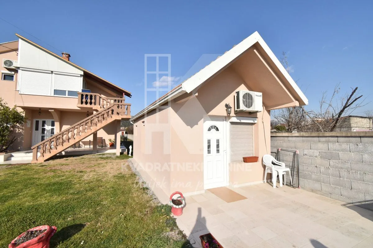 Rent, studio apartment, 25m², Tološi, Podgorica