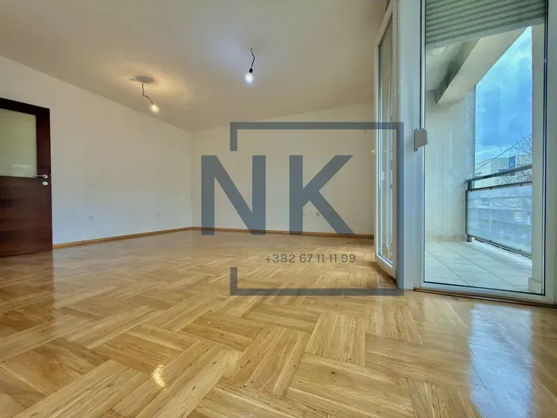 Prodaja, dvosoban stan, 73m², Blok 9, Podgorica