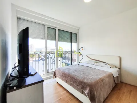 Izdavanje, dvosoban stan, 89m², Centar, Podgorica - image 7