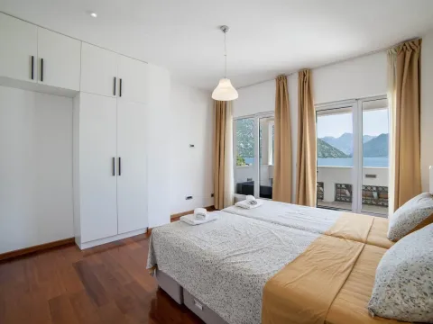 Prodaja, kuća, 405m², Strp, Kotor - image 21