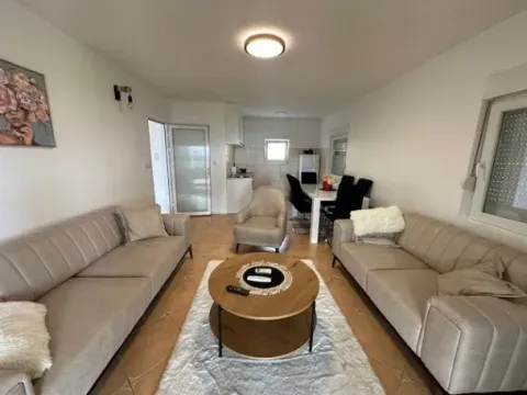 Izdavanje, dvosoban stan, 80m², Podi, Herceg Novi - image 7