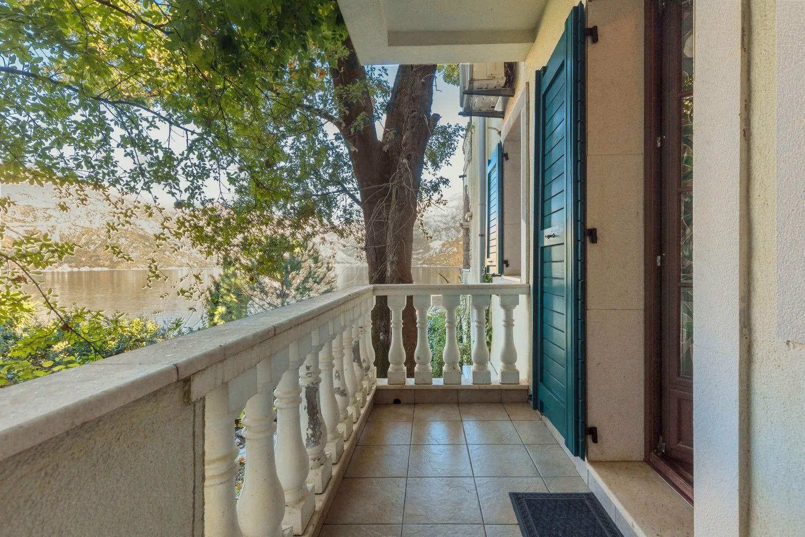 Prodaja, dvosoban stan, 84m², Kostanjica, Kotor