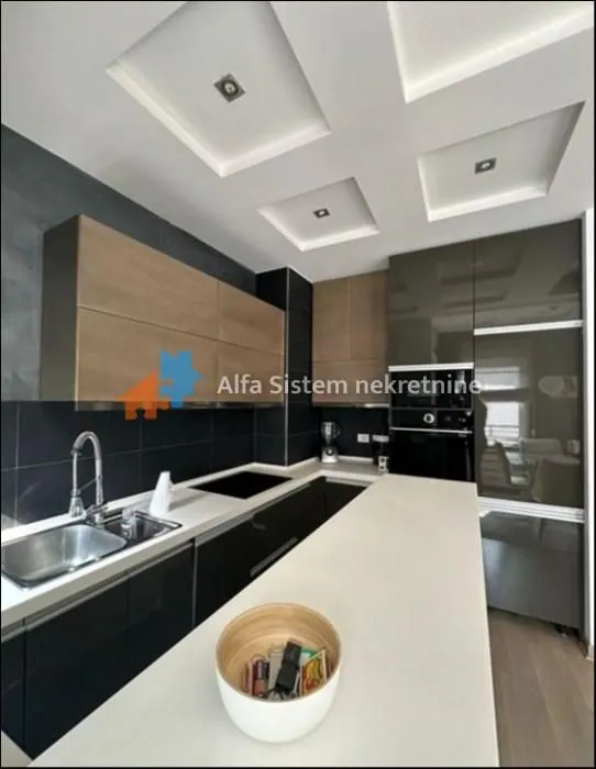 Izdavanje, dvosoban stan, 60m², Kalenić Pijaca, Vračar Sve Podlokacije