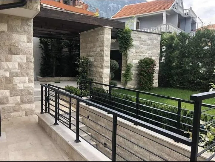 Prodaja, kuća, 210m², Dobrota, Kotor