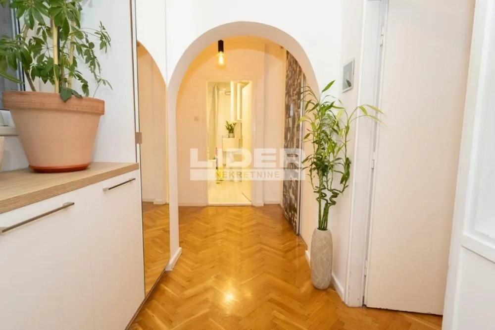 Prodaja, jednosoban stan, 50m², Zeleni Venac, Beograd