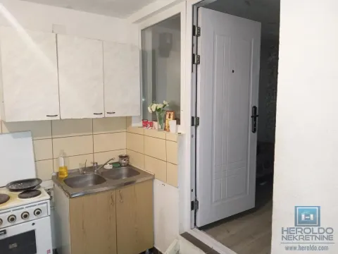 Sale, house, 400m², Ćuprija, Srbija - image 5