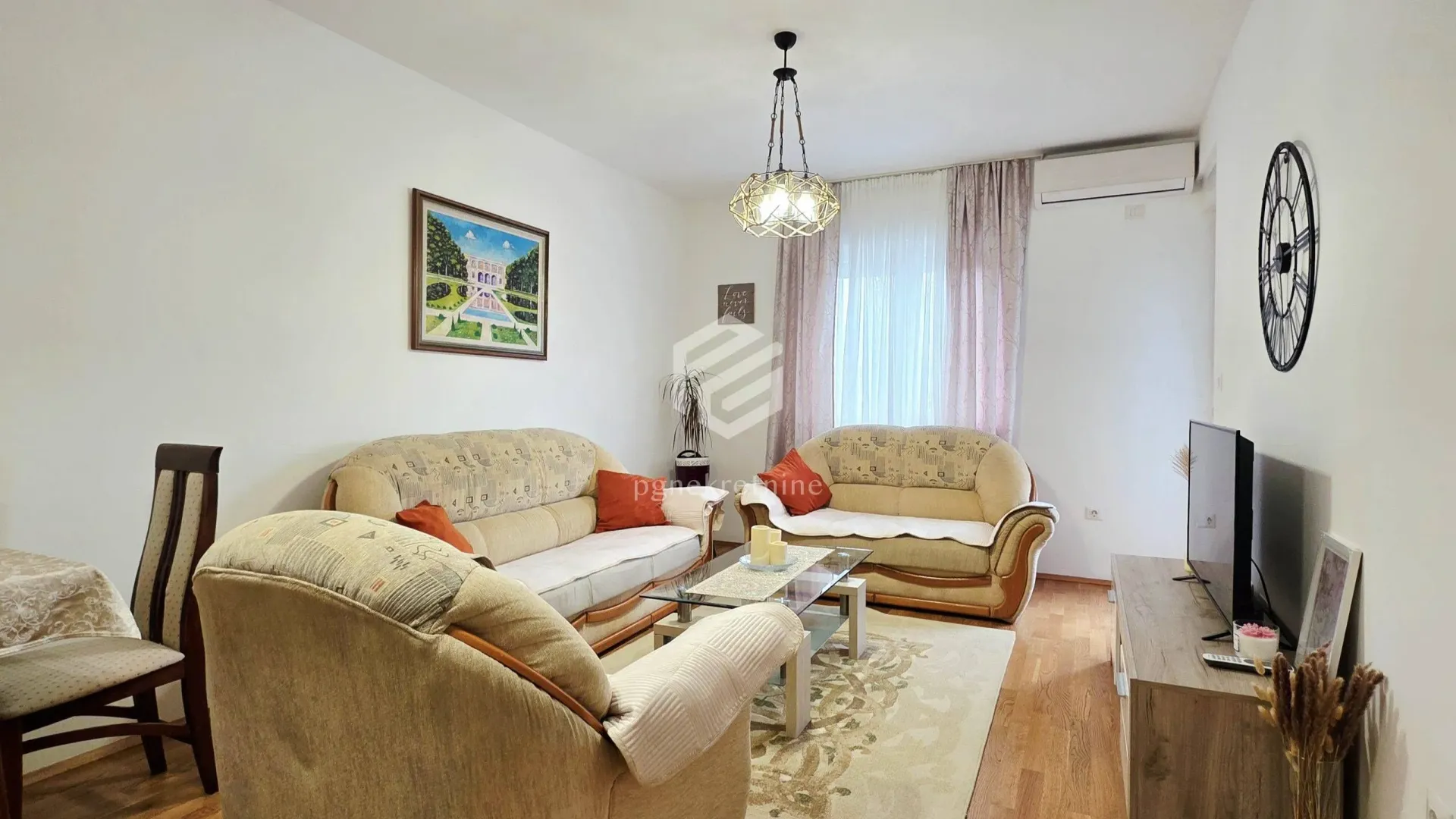 Izdavanje, dvosoban stan, 66m², Stari Aerodrom, Podgorica