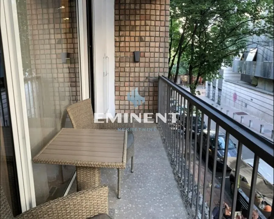 Izdavanje, trosoban stan, 93m², Stari Grad, Beograd
